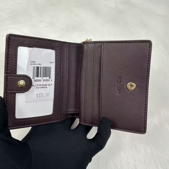 Coach Snap Wallet In Leather/Gold/Bold Red C2862 NWT - Picture 3 of 6